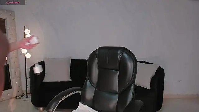 Snapshot of MeganScott chatting on 3, 7, 2026 MeganScott online show from 3, 7, 2026
