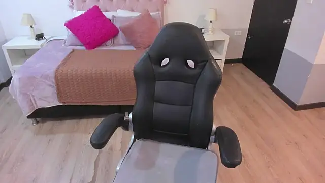 ebony fantasy2 online show from 13, 4, 2026