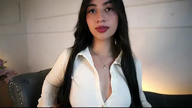 Snapshot of charlotterusso chatting on 1, 6, 2026 charlotterusso online show from 1, 6, 2026