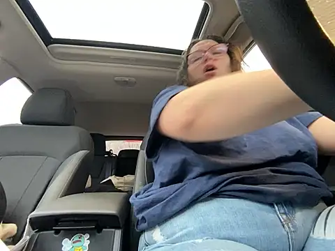 GirlSquirt online show from 19, 12, 2025