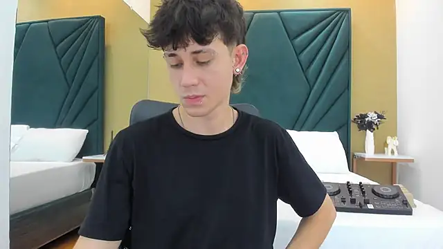 Michael blue online show from 7, 4, 2026