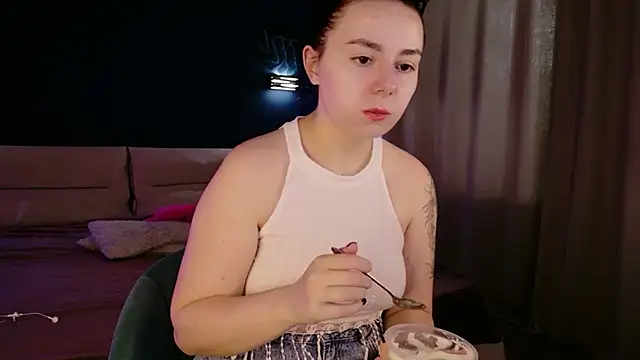 Snapshot of Di_na_Bell chatting on 23, 6, 2026 Di na Bell online show from 23, 6, 2026