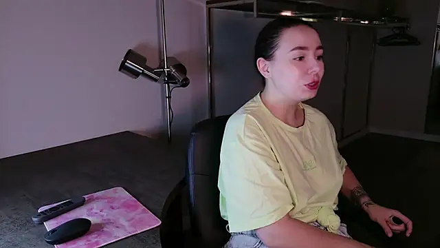Snapshot of Di_na_Bell chatting on 22, 7, 2026 Di na Bell online show from 22, 7, 2026