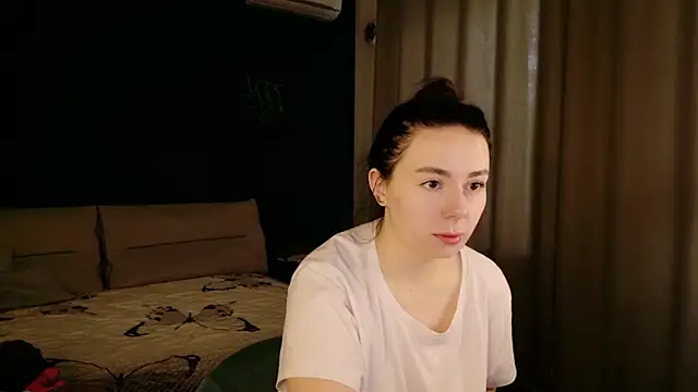 Snapshot of Di_na_Bell chatting on 2, 6, 2026 Di na Bell online show from 2, 6, 2026