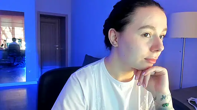 Snapshot of Di_na_Bell chatting on 6, 5, 2026 Di na Bell online show from 6, 5, 2026