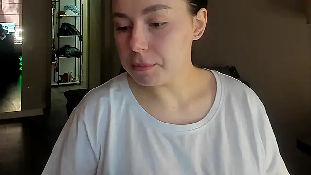 Snapshot of Di_na_Bell chatting on 30, 4, 2026 Di na Bell online show from 30, 4, 2026