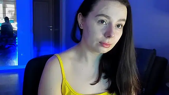 Snapshot of Di_na_Bell chatting on 4, 5, 2026 Di na Bell online show from 4, 5, 2026