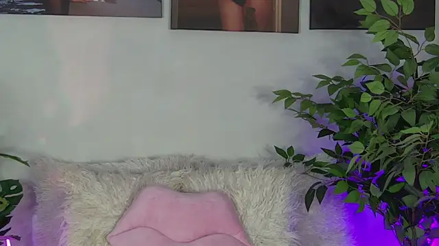 AlysonHuxley  online show from 3, 4, 2026