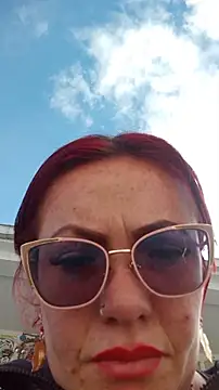 Snapshot of carolinhe_ chatting on 26, 11, 2025 carolinhe online show from 26, 11, 2025