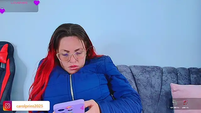 Snapshot of carolinhe_ chatting on 15, 10, 2025 carolinhe online show from 15, 10, 2025