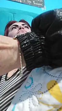 Snapshot of carolinhe_ chatting on 25, 11, 2025 carolinhe online show from 25, 11, 2025