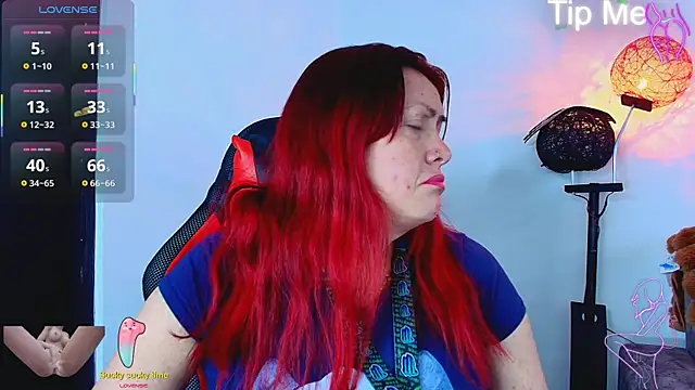 Snapshot of carolinhe_ chatting on 10, 11, 2025 carolinhe online show from 10, 11, 2025