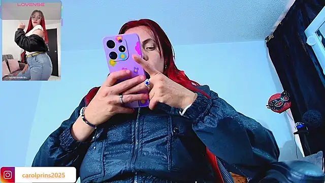 Snapshot of carolinhe_ chatting on 5, 11, 2025 carolinhe online show from 5, 11, 2025