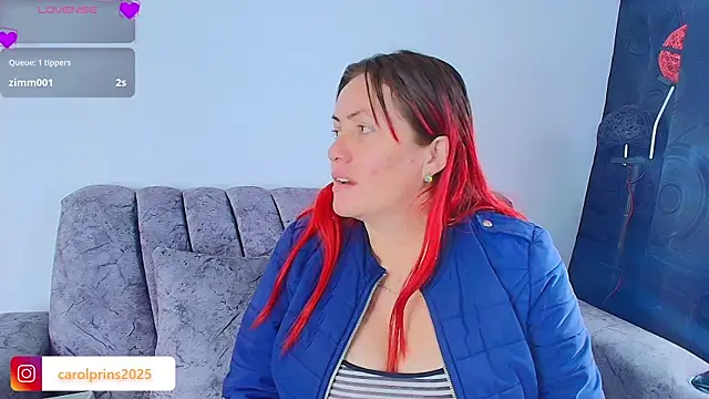 Snapshot of carolinhe_ chatting on 17, 10, 2025 carolinhe online show from 17, 10, 2025