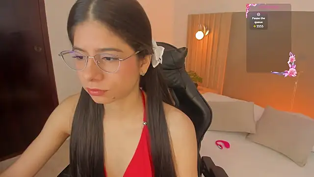 Snapshot of carlina_15 chatting on 4, 7, 2026 carlina 15 online show from 4, 7, 2026