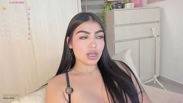 Snapshot of EmmyKenner chatting on 22, 10, 2025 EmmyKenner online show from 22, 10, 2025