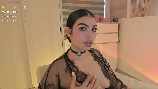 Snapshot of EmmyKenner chatting on 16, 11, 2025 EmmyKenner online show from 16, 11, 2025