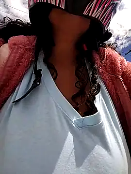 Snapshot of You-sexy-starr chatting on 22, 5, 2026 You-sexy-starr online show from 22, 5, 2026