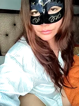 HotLaurha online show from 8, 10, 2025