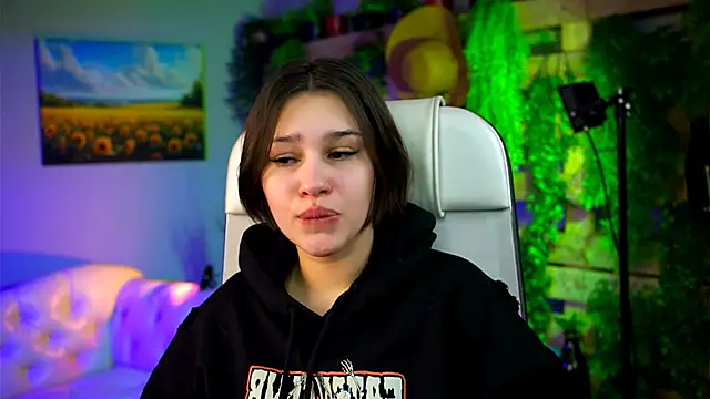 KimClarks  online show from 9, 2, 2026