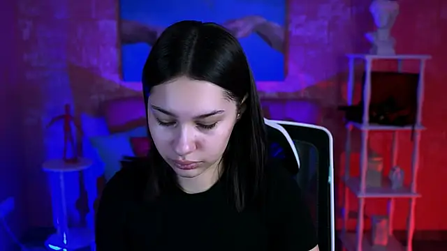 KimClarks  online show from 9, 10, 2025