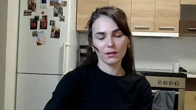 Snapshot of Silviaa_a chatting on 28, 9, 2025 Silviaa a online show from 28, 9, 2025