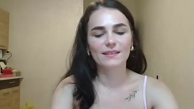 Snapshot of Silviaa_a chatting on 7, 11, 2025 Silviaa a online show from 7, 11, 2025