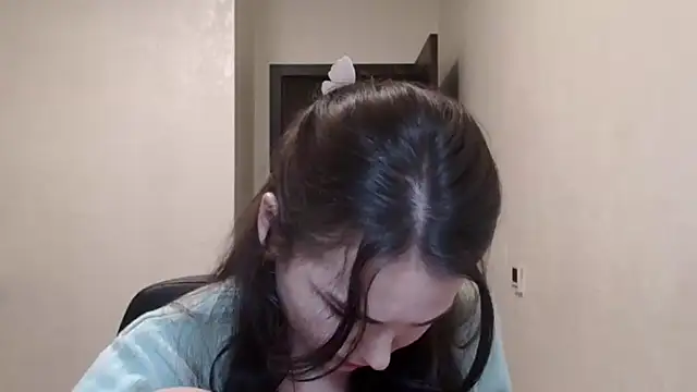 Snapshot of Silviaa_a chatting on 12, 11, 2025 Silviaa a online show from 12, 11, 2025