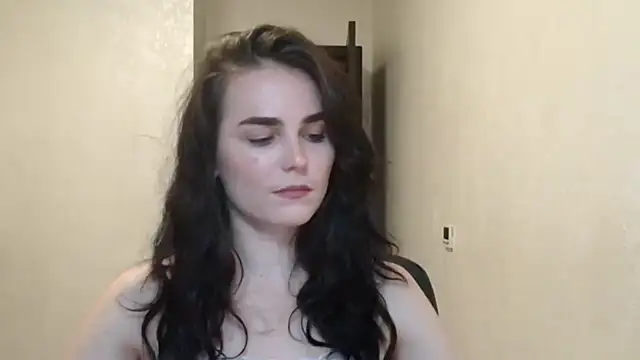 Snapshot of Silviaa_a chatting on 5, 11, 2025 Silviaa a online show from 5, 11, 2025