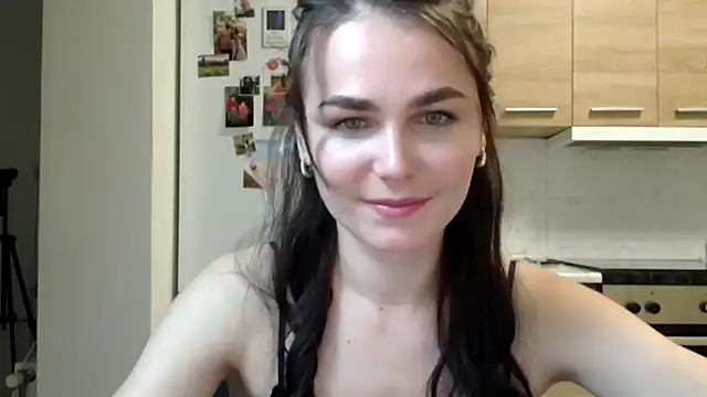 Snapshot of Silviaa_a chatting on 13, 10, 2025 Silviaa a online show from 13, 10, 2025