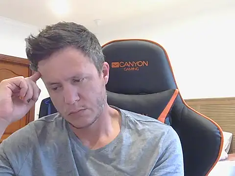 Snapshot of TroyDieselXXX chatting on 20, 9, 2025 TroyDieselXXX online show from 20, 9, 2025