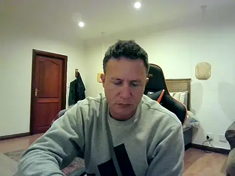 Snapshot of TroyDieselXXX chatting on 16, 7, 2026 TroyDieselXXX online show from 16, 7, 2026