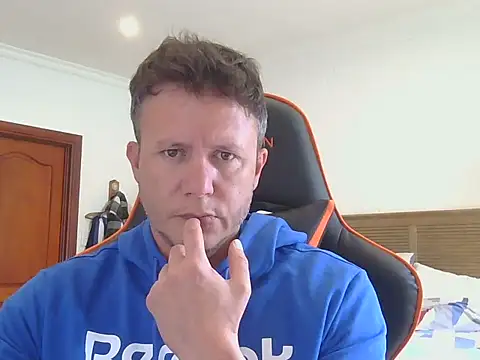 Snapshot of TroyDieselXXX chatting on 4, 11, 2025 TroyDieselXXX online show from 4, 11, 2025