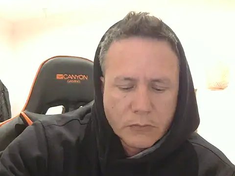 Snapshot of TroyDieselXXX chatting on 10, 7, 2026 TroyDieselXXX online show from 10, 7, 2026