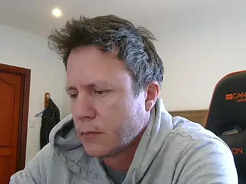 Snapshot of TroyDieselXXX chatting on 4, 7, 2026 TroyDieselXXX online show from 4, 7, 2026