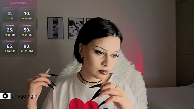 IamLuna2006 online show from 5, 4, 2026