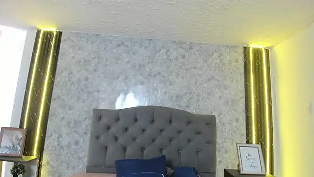 GiannaSlimJB online show from 12, 2, 2026