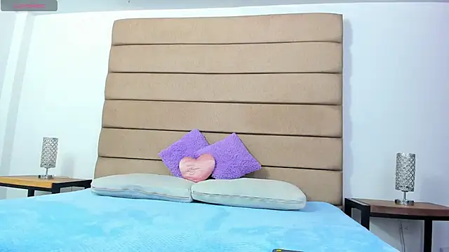 Snapshot of susan_elliot chatting on 24, 10, 2025 susan elliot online show from 24, 10, 2025