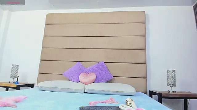 Snapshot of susan_elliot chatting on 14, 10, 2025 susan elliot online show from 14, 10, 2025