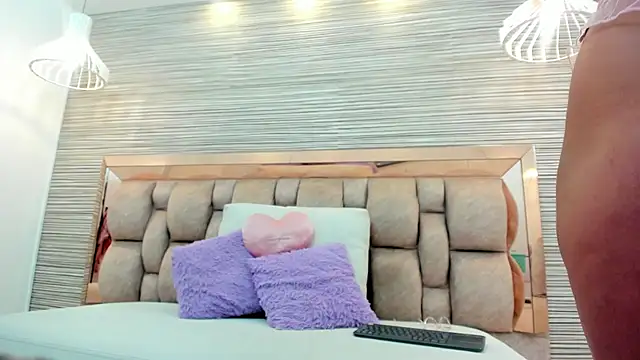 Snapshot of susan_elliot chatting on 19, 11, 2025 susan elliot online show from 19, 11, 2025