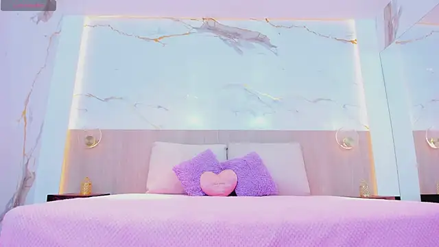 Snapshot of susan_elliot chatting on 1, 12, 2025 susan elliot online show from 1, 12, 2025