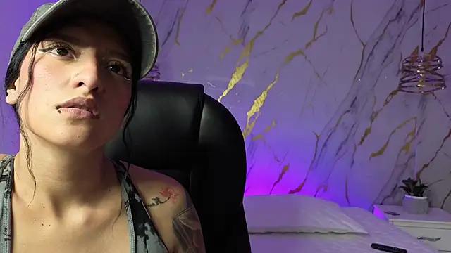 Scaarlettfox online show from 1, 12, 2025