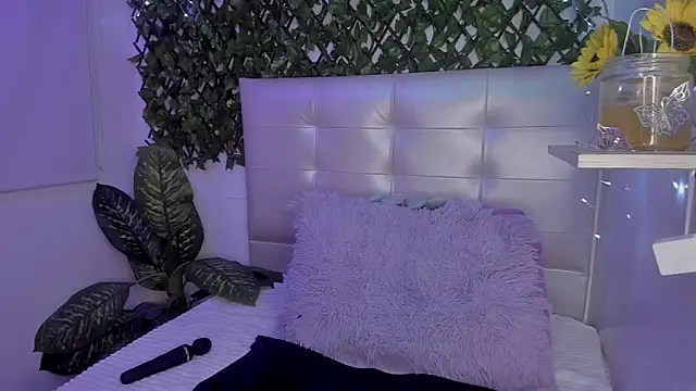 Anna Blade  online show from 10, 11, 2025