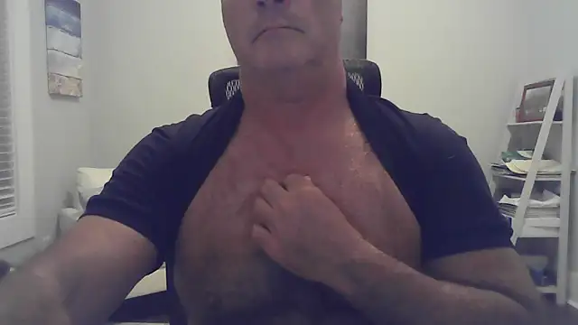 Snapshot of cyclone1212 chatting on 11, 5, 2026 cyclone1212 online show from 11, 5, 2026