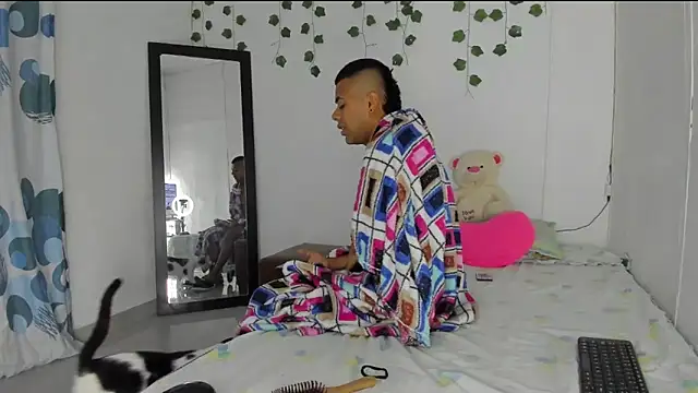 Snapshot of PureFire20 chatting on 13, 9, 2025 PureFire20 online show from 13, 9, 2025