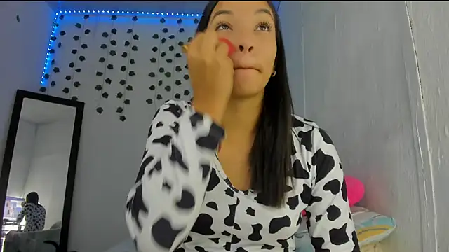 Snapshot of PureFire20 chatting on 12, 10, 2025 PureFire20 online show from 12, 10, 2025