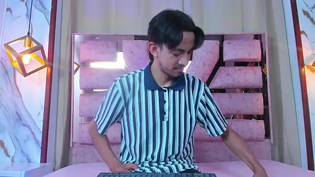 Snapshot of kameron_and_Nick chatting on 27, 11, 2025 kameron and Nick online show from 27, 11, 2025