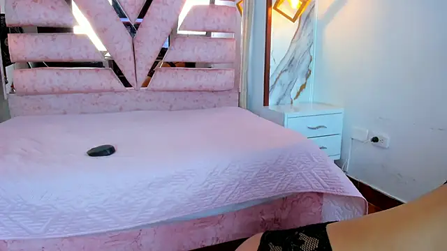 Snapshot of kameron_and_Nick chatting on 21, 10, 2025 kameron and Nick online show from 21, 10, 2025