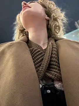 Snapshot of KellyKeler chatting on 17, 10, 2025 KellyKeler online show from 17, 10, 2025