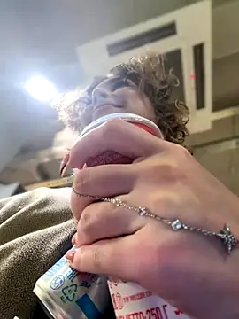 Snapshot of KellyKeler chatting on 26, 11, 2025 KellyKeler online show from 26, 11, 2025